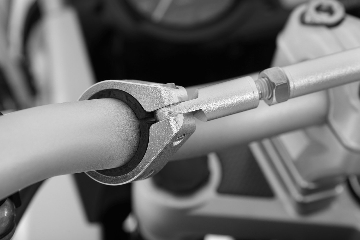 BMW R 1300 GS ve GS Adventure Wunderlich Çapraz Demir - 300 mm - Gümüş