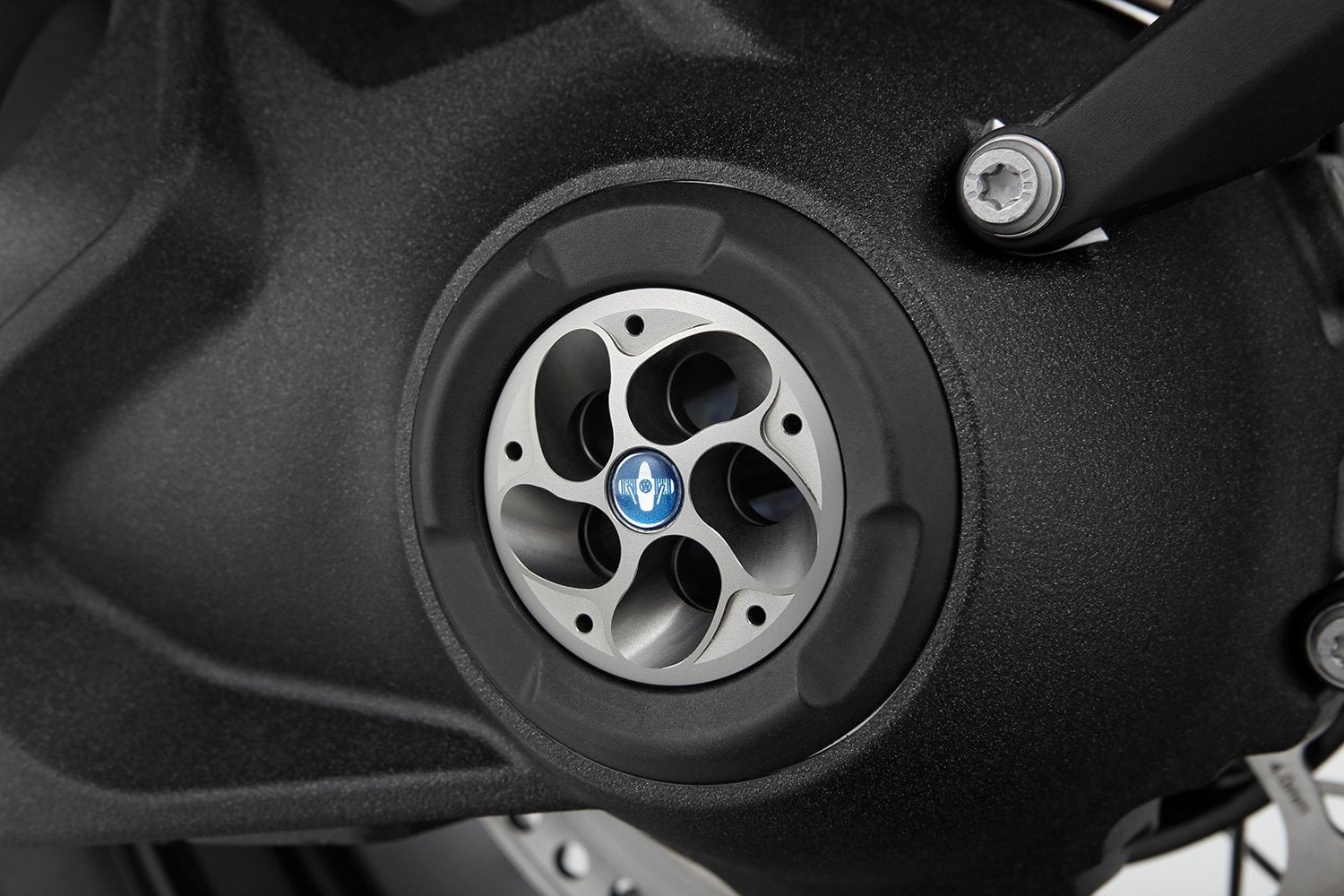 BMW R 1300 GS ve GS Adventure Wunderlich Hub kapağı TORNADO - Titanyum