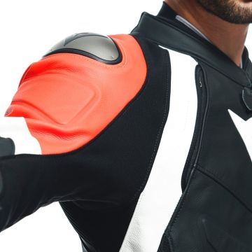 Dainese Avro 4 2 Parça Motosiklet Deri Tulum Siyah-Kırmızı-Beyaz